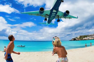 Maho Beach with Jet landing
