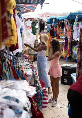 Marigot artisan market 