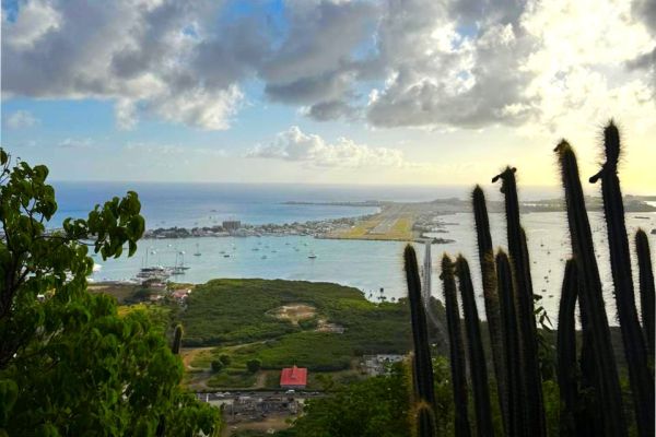 SXM airport runway